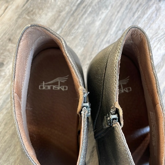 Dansko Delphina Heeled Peep Toe Bootie, Aged Metallic clog, size 40 - Picture 7 of 11